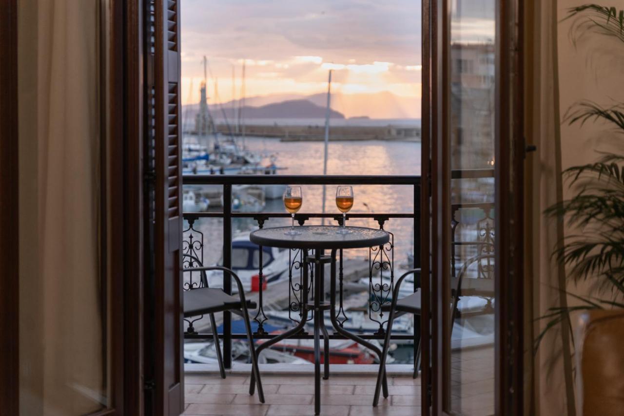 Destino Home Overlooking The Venetian Port Of Chania Chania  Luaran gambar